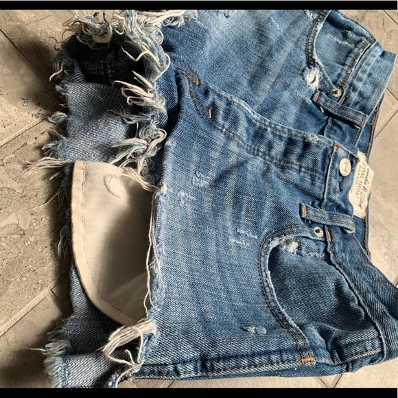 Jean Shorts - Picture 5 of 6